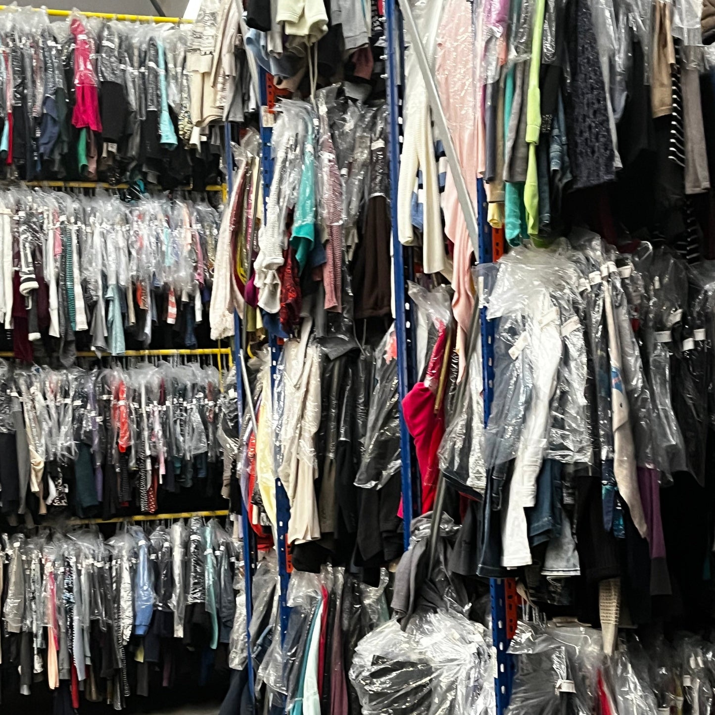 Pre-Loved Clothing Wholesale Lot - Comes with Hangers