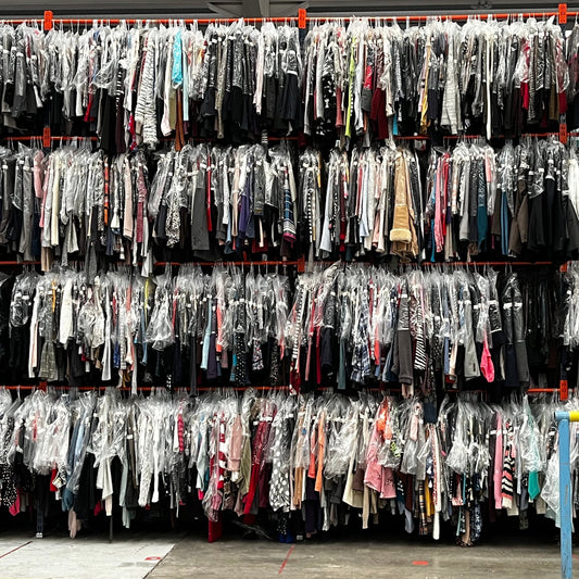 Premium Quality Used Garments - Bulk Lot with Hangers