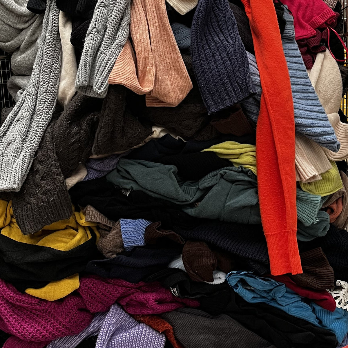 Wholesale 20 Pack Mixed Preloved Jumpers For Resellers