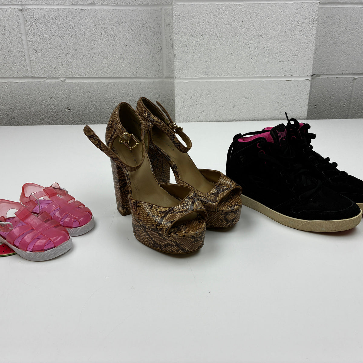 Door2Door Preloved Mixed Footwear 10 Pairs - For Resellers