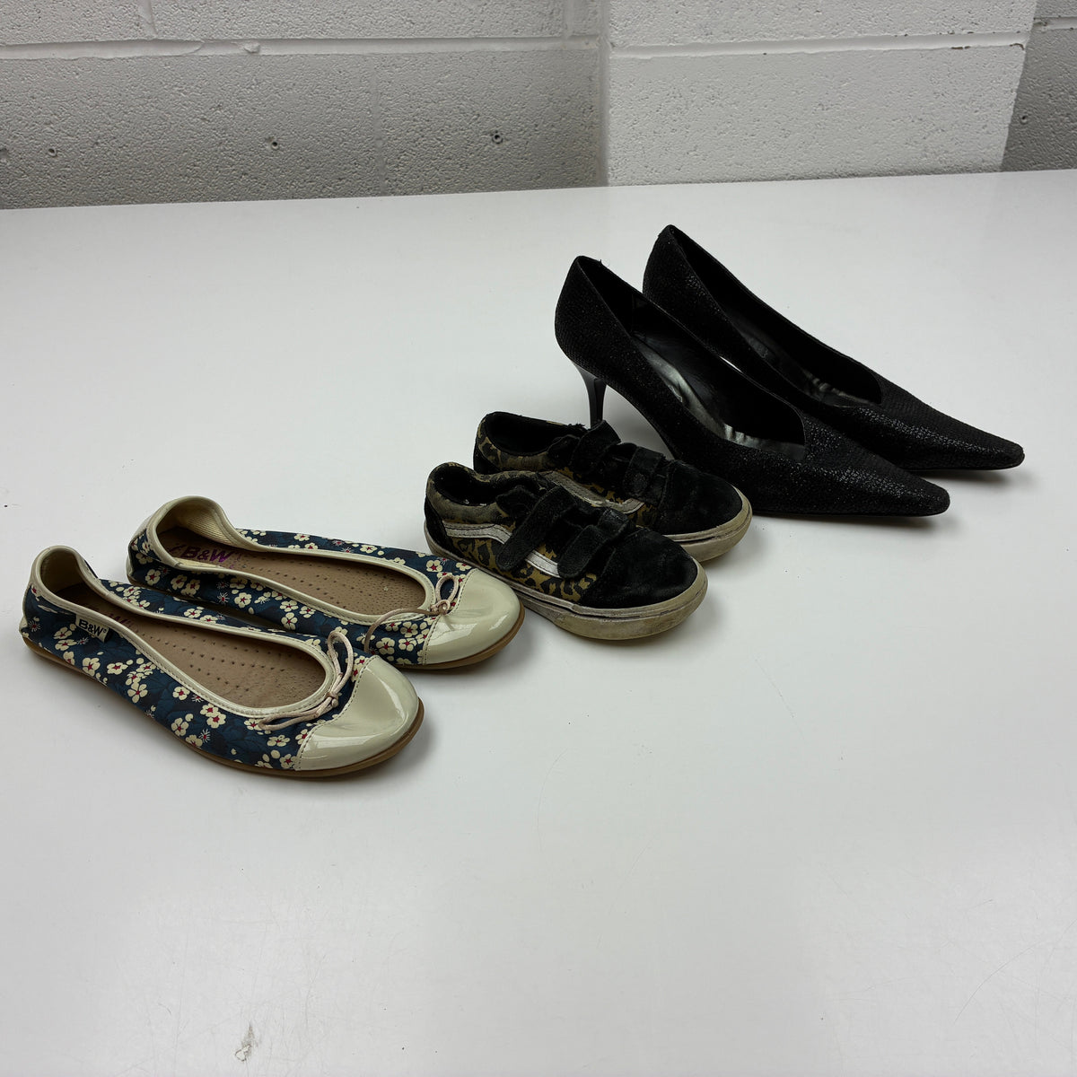 Door2Door Preloved Mixed Footwear 10 Pairs - For Resellers
