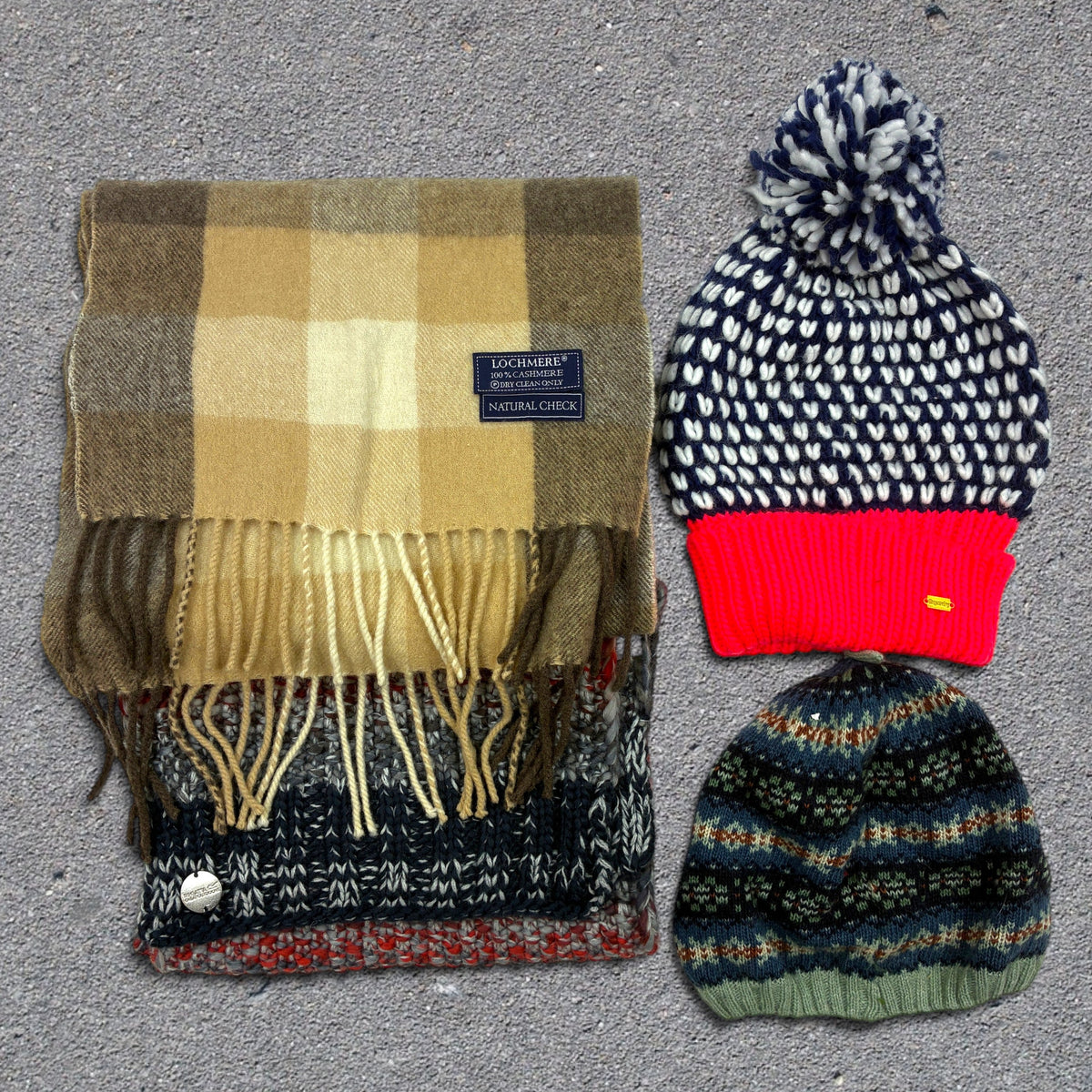 Cash4Clothes Preloved Branded Hats & Scarves 30 Pack - For Resellers