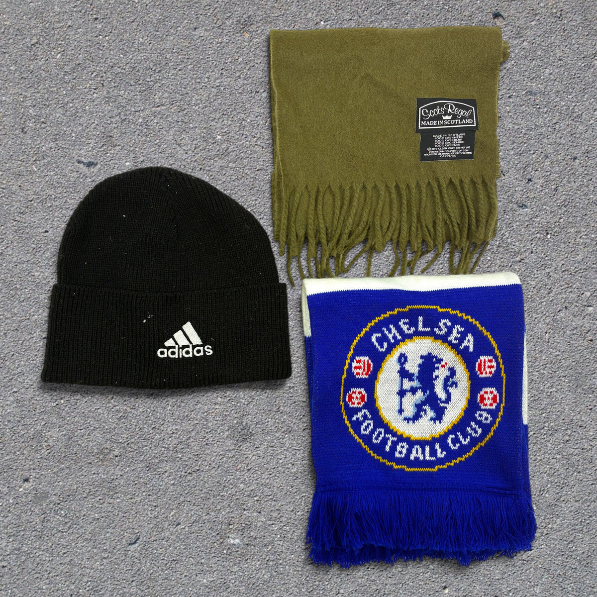 Cash4Clothes Preloved Branded Hats & Scarves 30 Pack - For Resellers