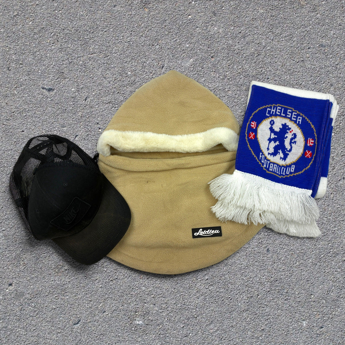 Cash4Clothes Preloved Branded Hats & Scarves 30 Pack - For Resellers