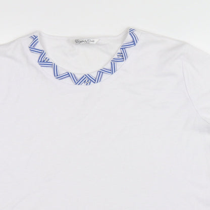 Close-up detail of Elizabeth Scott women’s white basic t-shirt, size S