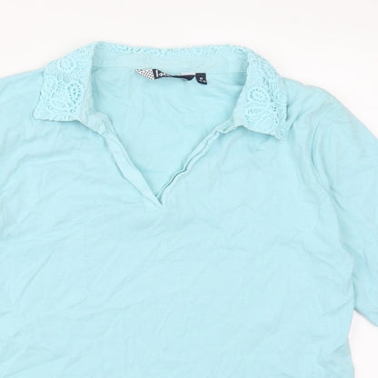Close-up detail of Isle Essentials women’s blue basic t-shirt, size M