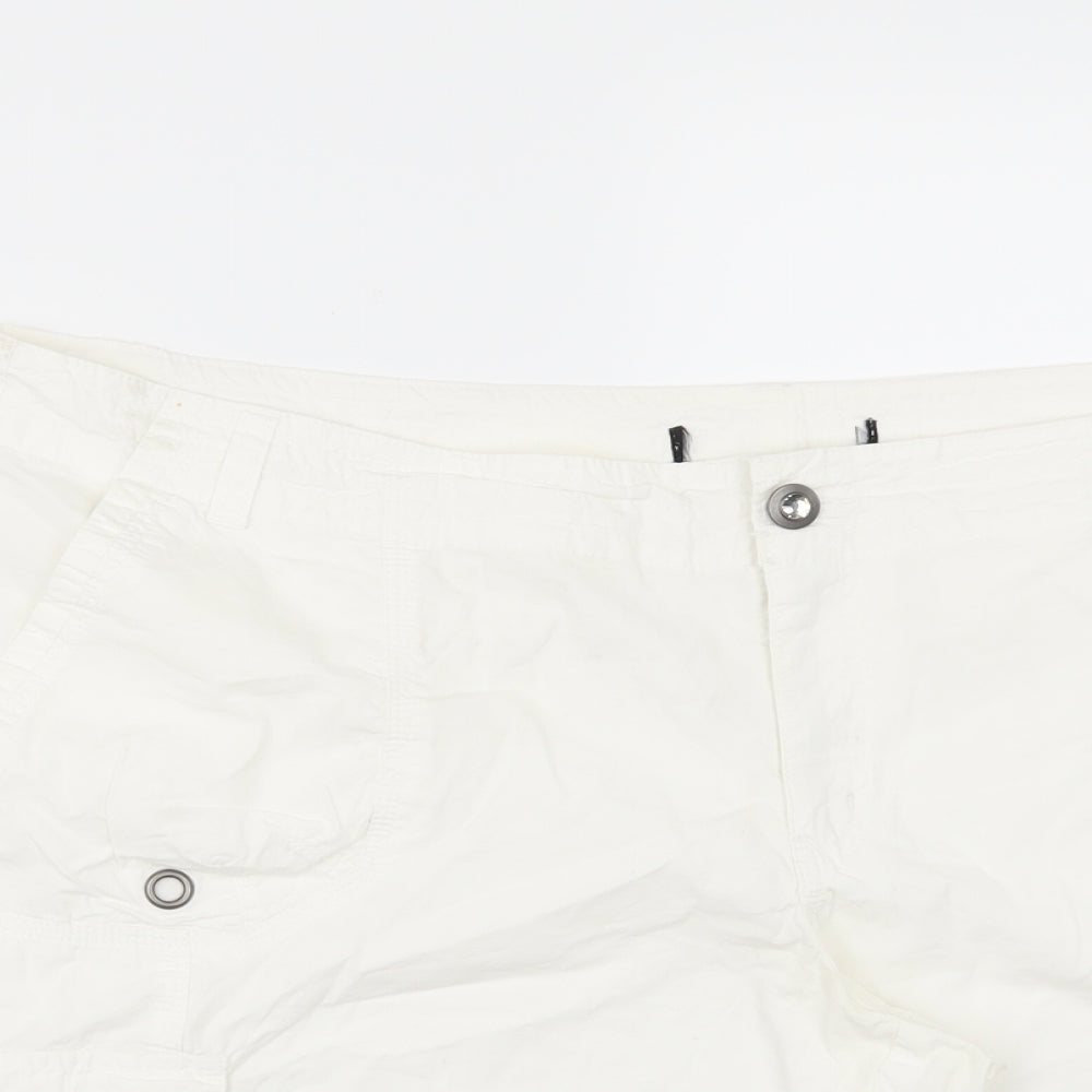 Preworn Womens White   Cargo Shorts Size 44 in