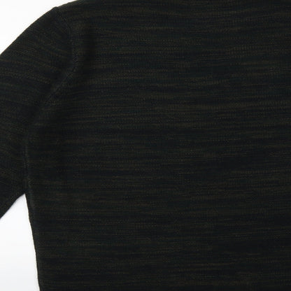 Brand and care label for New Look men’s green knit jumper, size M