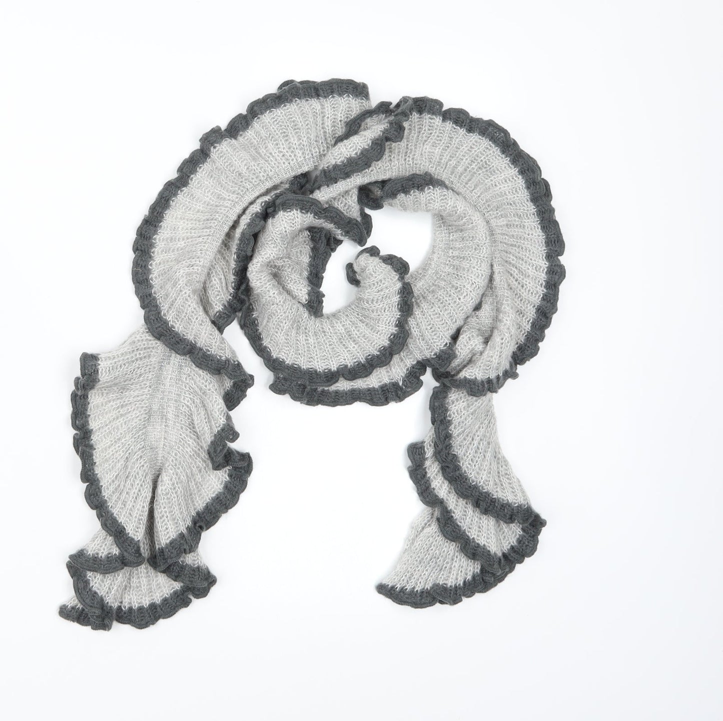 Preworn Womens Grey  Knit  Scarf