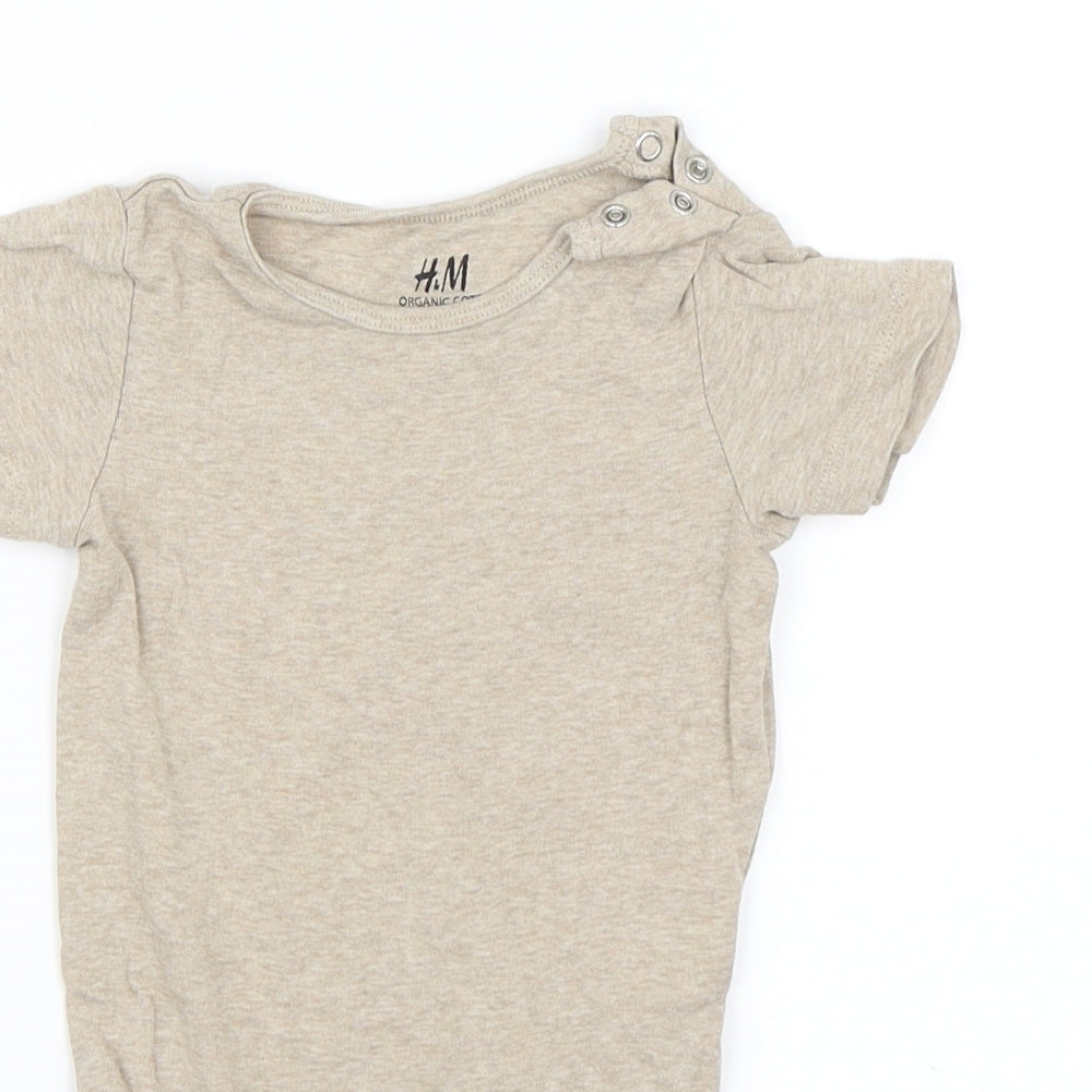 H&M Boys Beige   Babygrow One-Piece Size 12-18 Months