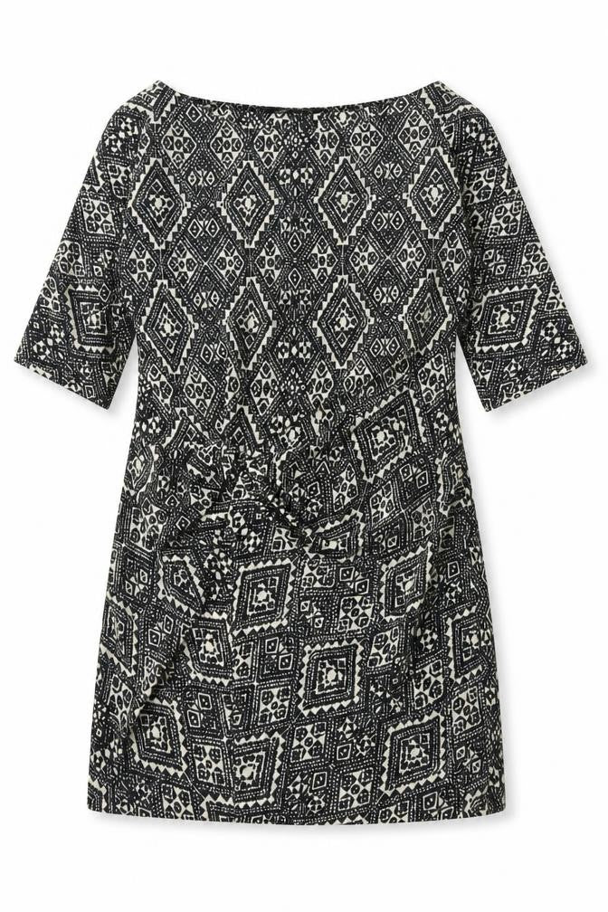 Front view of Zara women’s black geometric a-line, size M