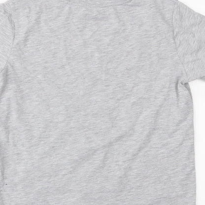 Brand and care label for Primark boys’ grey basic t-shirt, size M