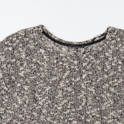 Close-up detail of David Emanuel women’s red knit jumper, size M