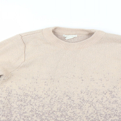 Close-up detail of H&M women’s pink jumper, size S