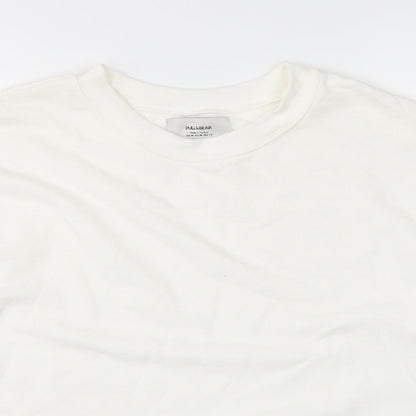 Close-up detail of Pull&Bear women’s white jumper, size M