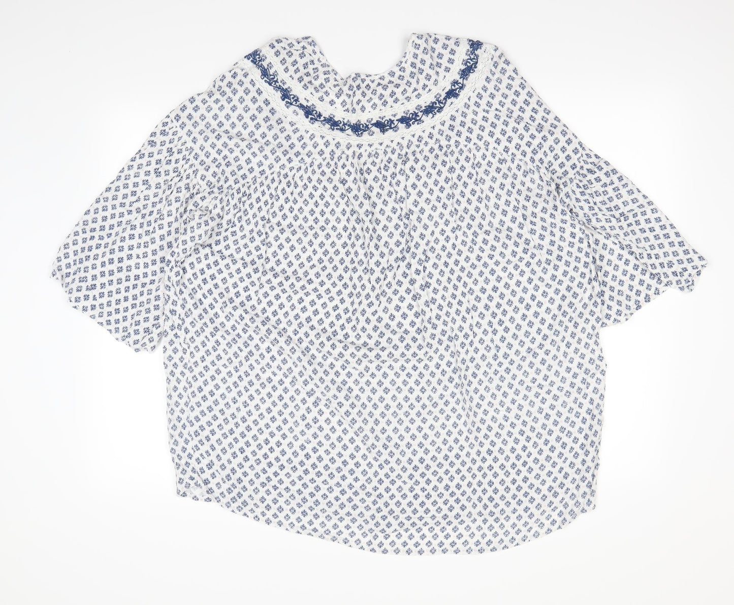 Preworn Womens White Argyle/Diamond  Basic T-Shirt Size 14
