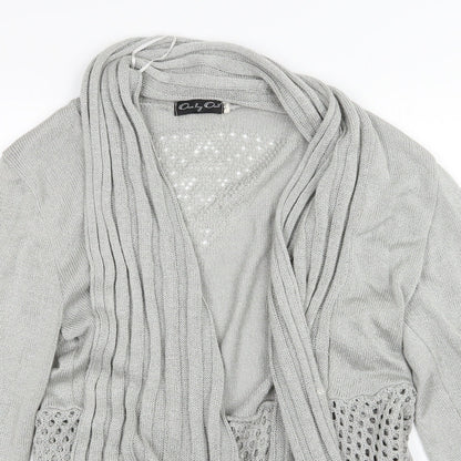 Close-up detail of One by One women’s grey knit cardigan jumper, size S