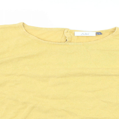 Close-up detail of Adini women’s yellow basic t-shirt, size L