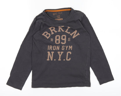 Additional front view of boys’ dept boys grey basic t-shirt, size S