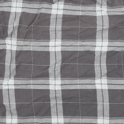 Brand and care label for Crosshatch men’s green plaid button-up, size M