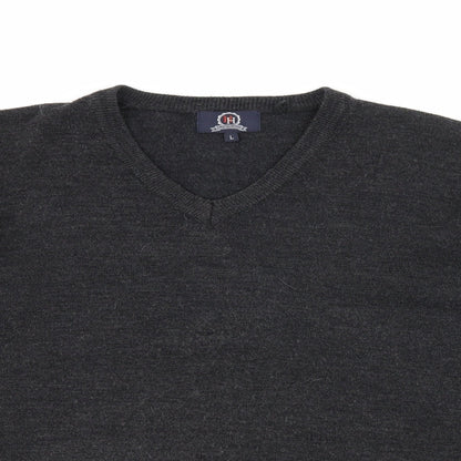 Close-up detail of Hutson Harbour men’s grey knit jumper, size L