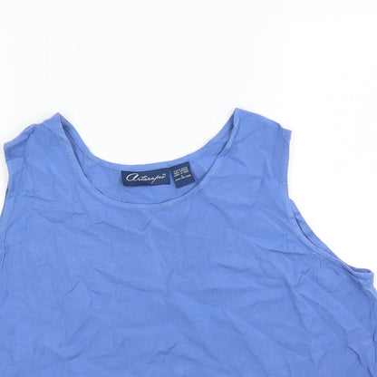Close-up detail of Preworn women’s blue basic tank, size L
