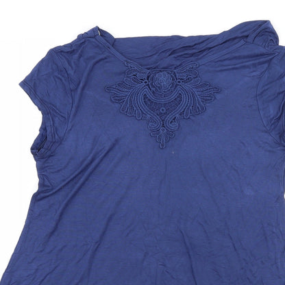 Close-up detail of Preworn women’s blue jersey basic t-shirt, size UK 12