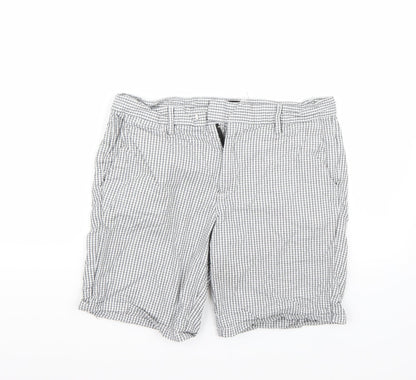 Additional front view of River Island women’s white bermuda shorts, size UK 30
