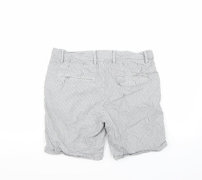 Back view of River Island women’s white bermuda shorts, size UK 30