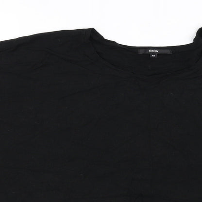 Close-up detail of ELOGY women’s black basic t-shirt, size XS