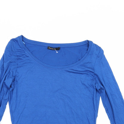 Close-up detail of Autograph women’s blue basic t-shirt, size UK 6