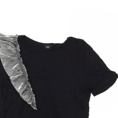 Close-up detail of River Island women’s black basic t-shirt, size UK 10