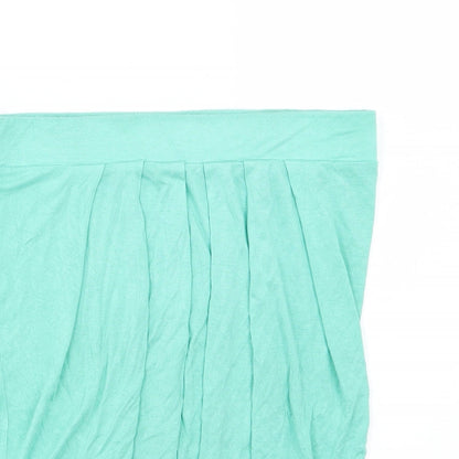 Close-up detail of Pattyboutik women’s green jersey basic t-shirt, size M