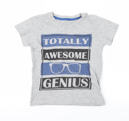 Additional front view of Preworn boys’ grey basic t-shirt, size 4-5, years