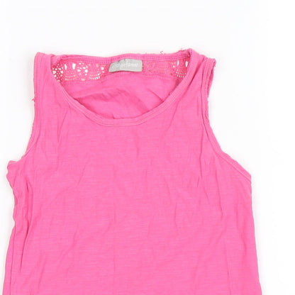 Close-up detail of Matalan girls’ pink basic t-shirt, size 5, years