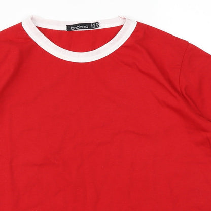 Close-up detail of Boohoo women’s red basic t-shirt, size UK 6