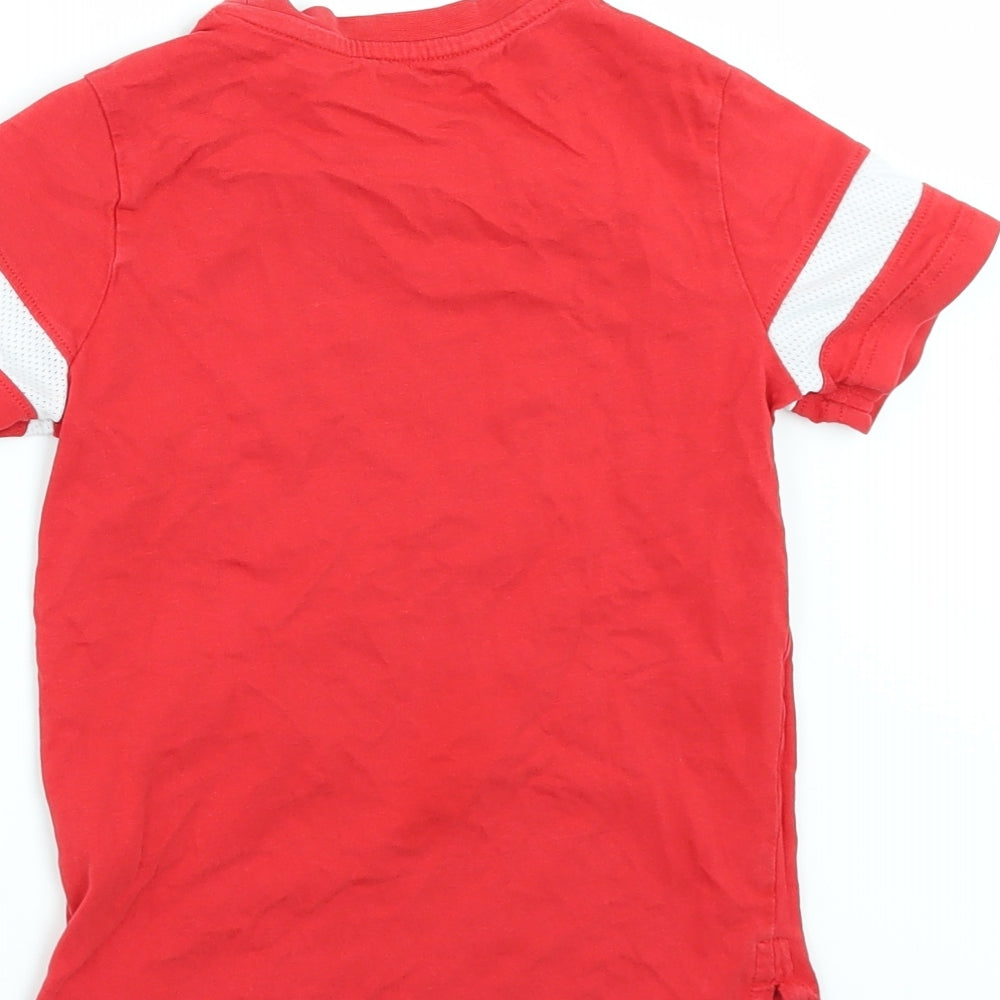 Nutmeg Boys Red   Basic T-Shirt Size 5-6 Years