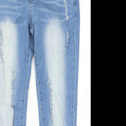 Close-up detail of Tendency women’s blue denim mom jeans, size L, 31-inch leg