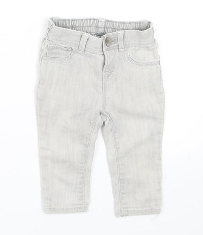 Additional front view of Gap girls’ grey capri jeans, size 6-9, months