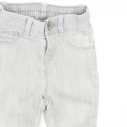 Close-up detail of Gap girls’ grey capri jeans, size 6-9, months