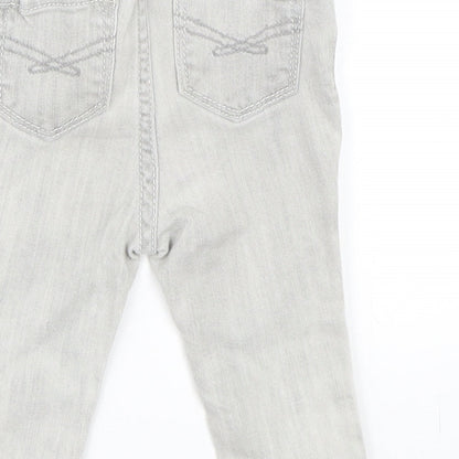 Brand and care label for Gap girls’ grey capri jeans, size 6-9, months