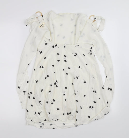 Dot & X Womens White   Fit & Flare  Size 8
