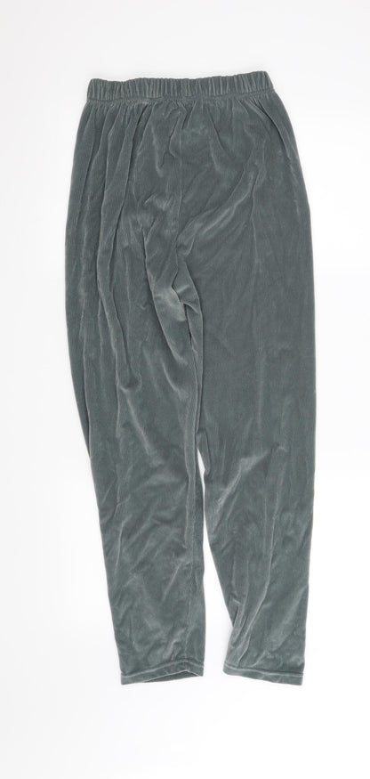 Back view of Accent women’s green trousers, size M, 27-inch leg