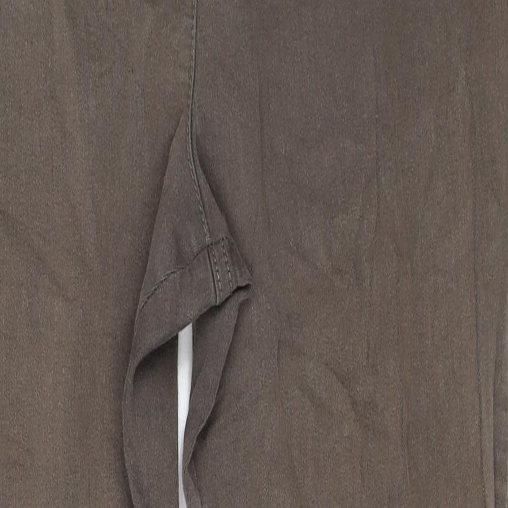 Close-up detail of Marks & Spencer women’s grey jegging leggings, size UK 14, 27-inch leg