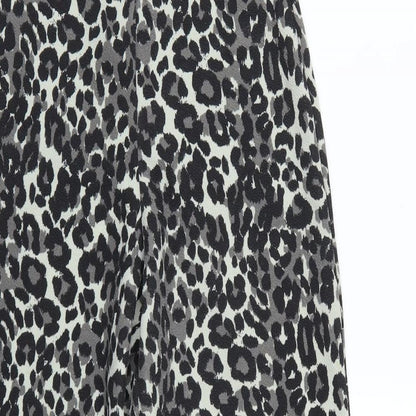 Close-up detail of PRETTYLITTLETHING women’s grey bloomer trousers, size UK 6, 27-inch leg