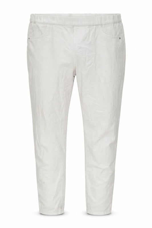 Front view of denim co women’s white skinny jeans, size UK 14, 27-inch leg