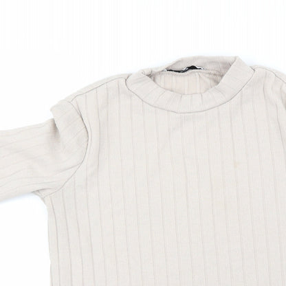 Close-up detail of Mango women’s pink basic t-shirt, size S