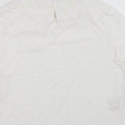 Brand and care label for Mango women’s white basic t-shirt, size M