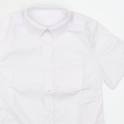 Close-up detail of F&F boys’ white basic button-up, size 10-11, years