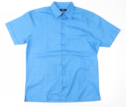 Additional front view of wilsons men’s blue button-up, size M